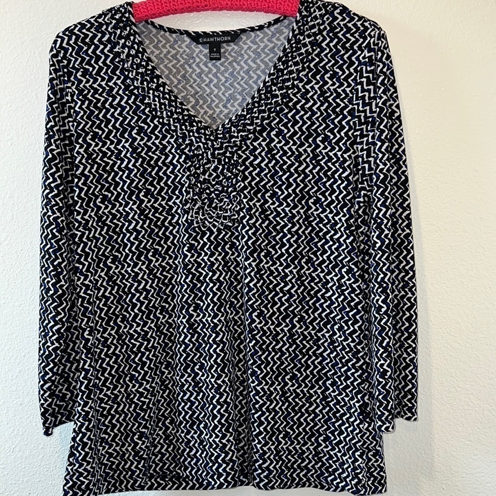 41 Hawthorn Size Medium Geo Print Long Sleeve Blouse
